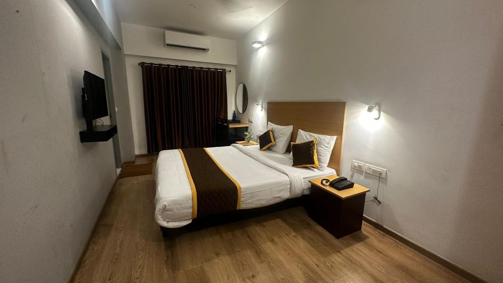 Hotel B R Regency トリバンドラム エクステリア 写真